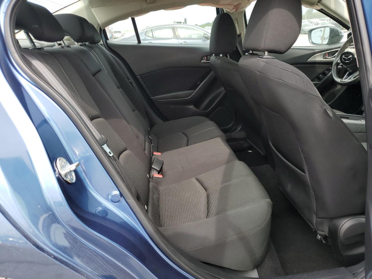 MAZDA 3 2018 — 11