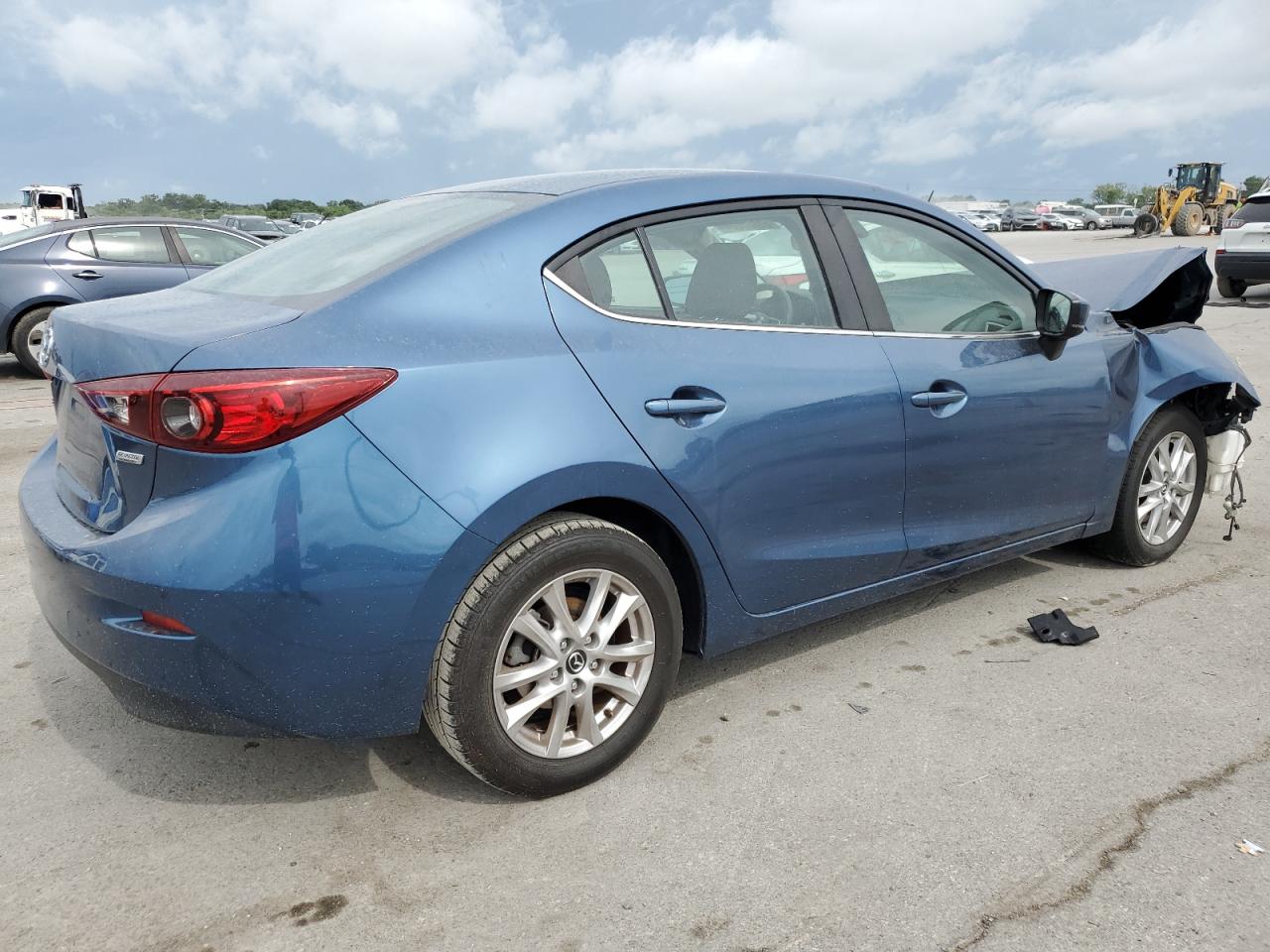 MAZDA 3 2018 — 4