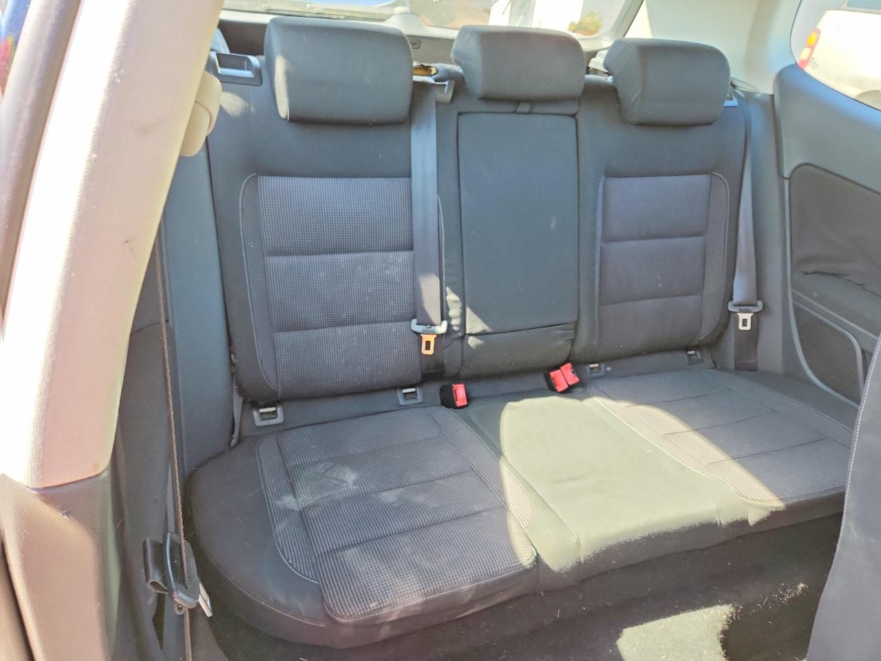 VOLKSWAGEN GOLF 2010 — 12
