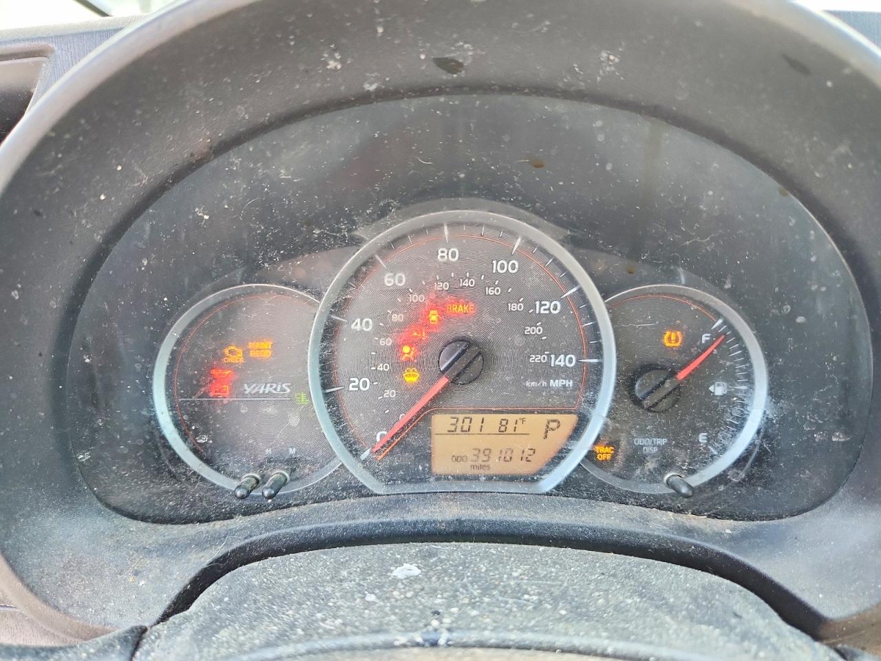 TOYOTA YARIS 2012 — 10