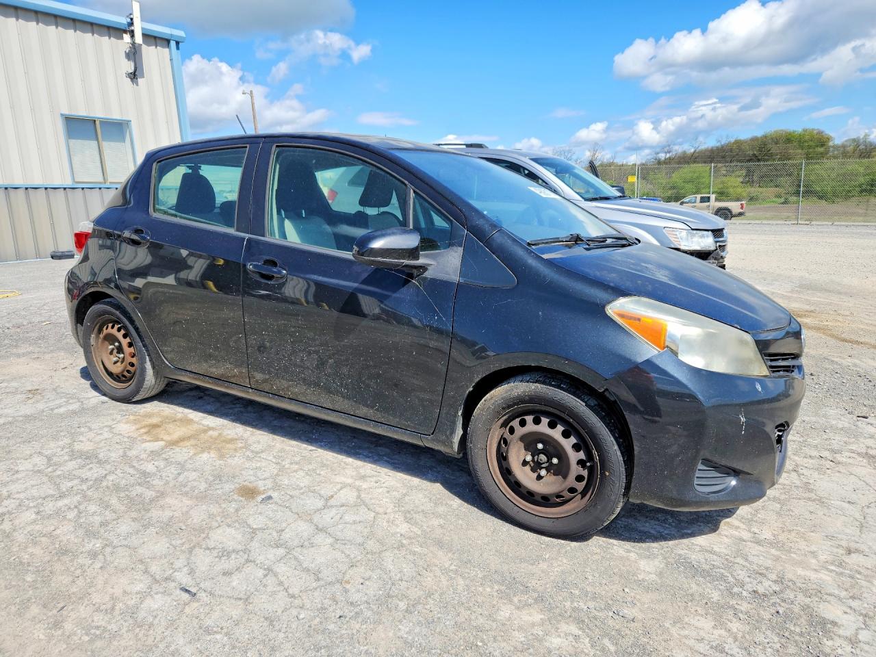 TOYOTA YARIS 2012 — 5
