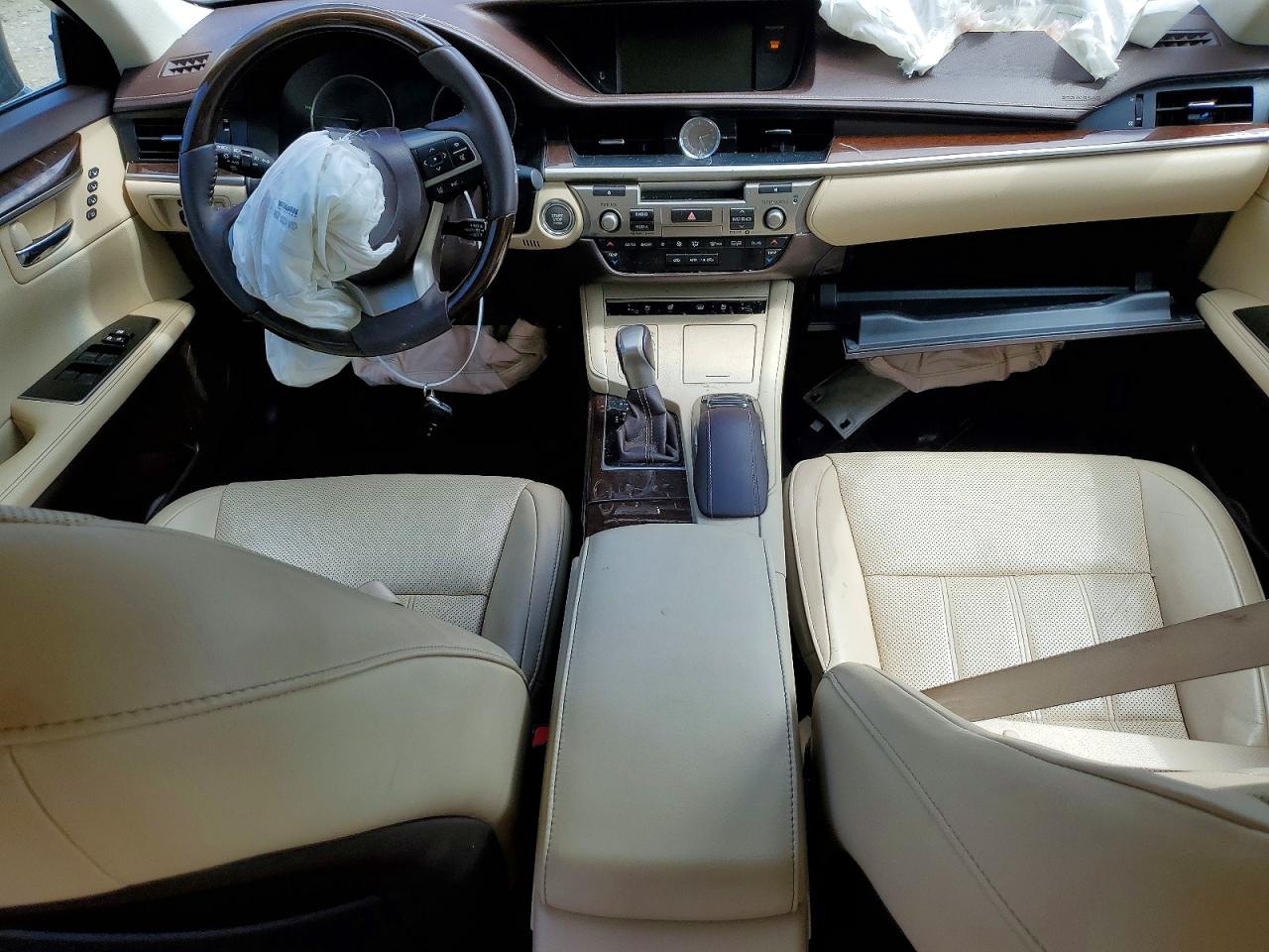 LEXUS ES 2017 — 9
