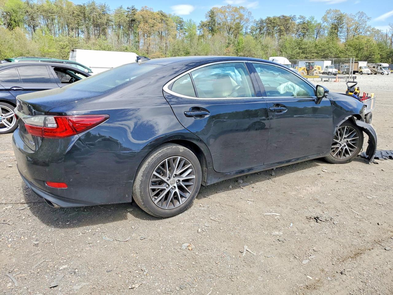 LEXUS ES 2017 — 4