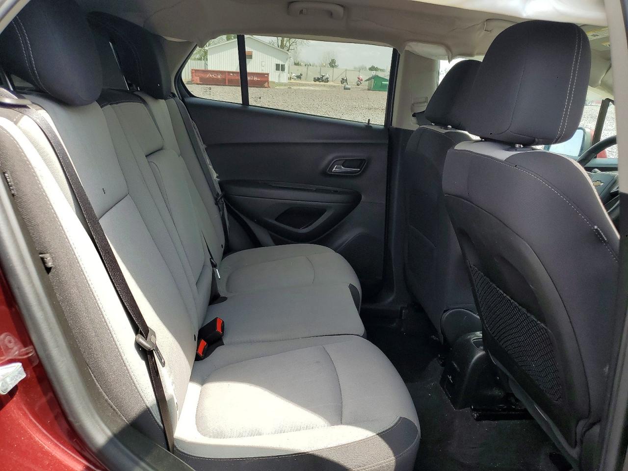 CHEVROLET TRAX 2016 — 11