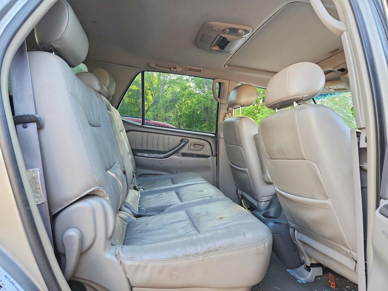 TOYOTA SEQUOIA 2004 — 12