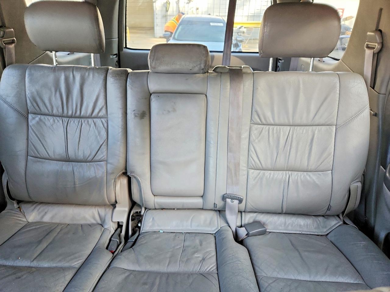 TOYOTA SEQUOIA 2004 — 11