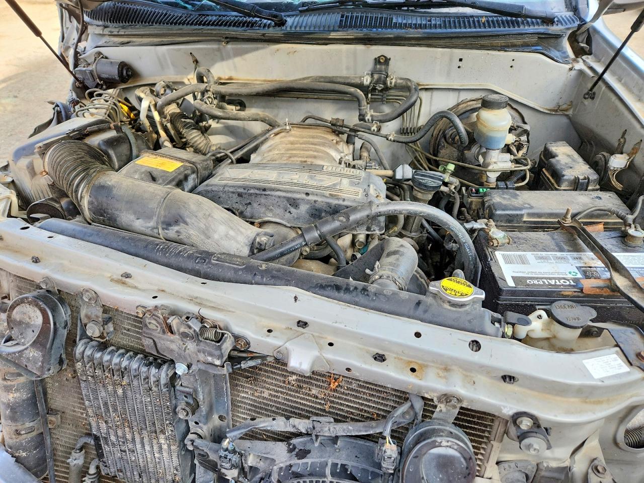 TOYOTA SEQUOIA 2004 — 13