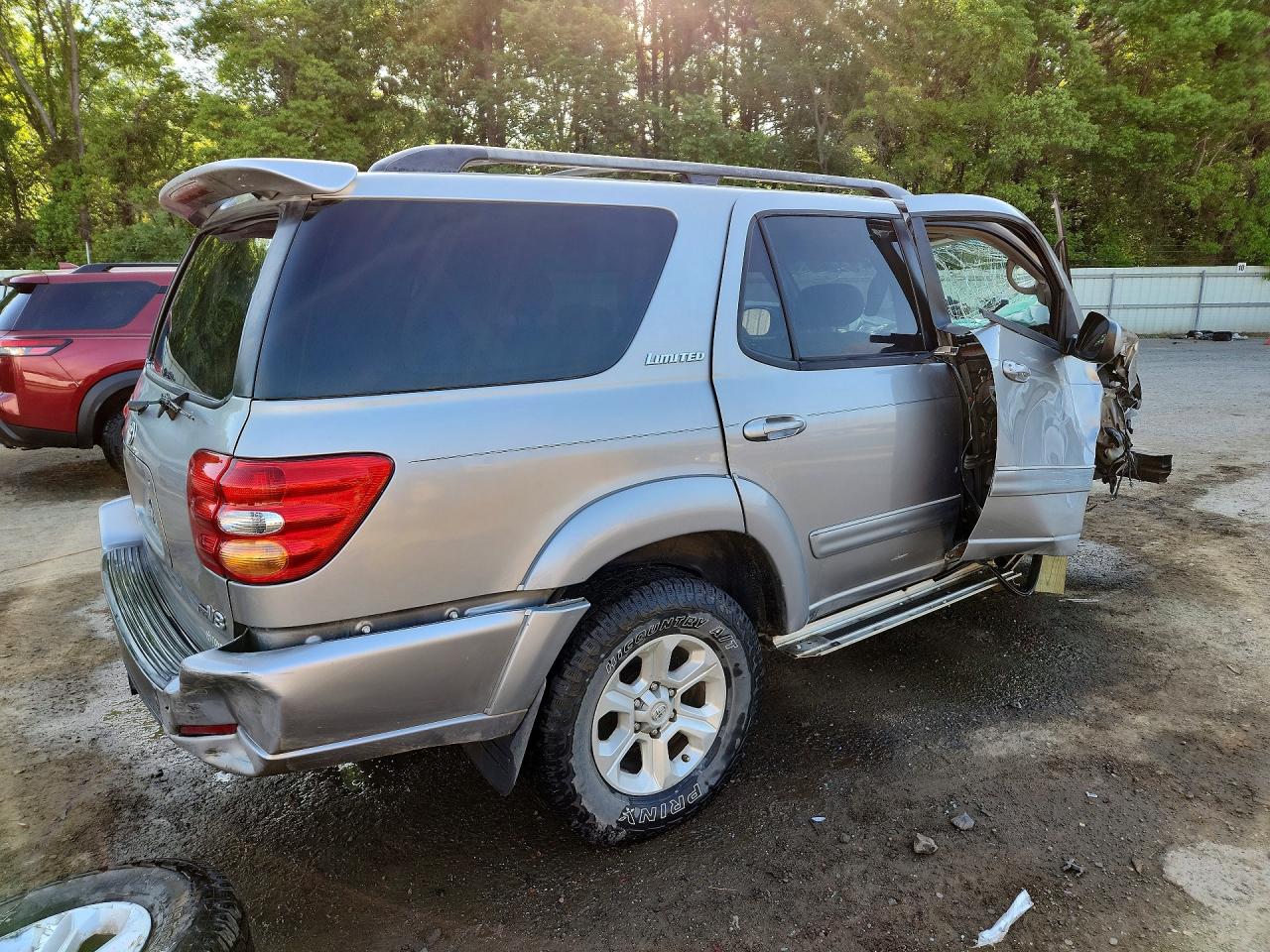 TOYOTA SEQUOIA 2004 — 4