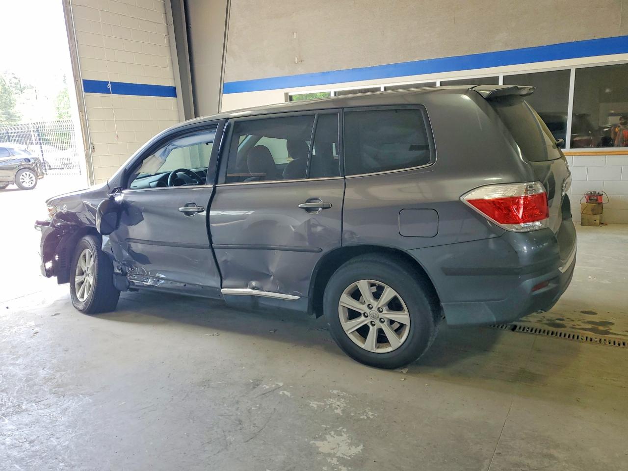 TOYOTA HIGHLANDER 2013 — 3