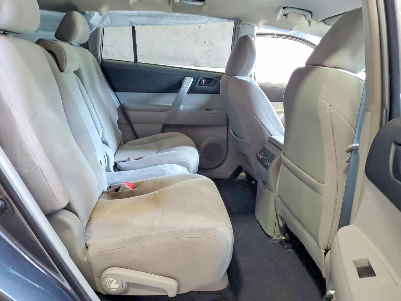 TOYOTA HIGHLANDER 2013 — 12
