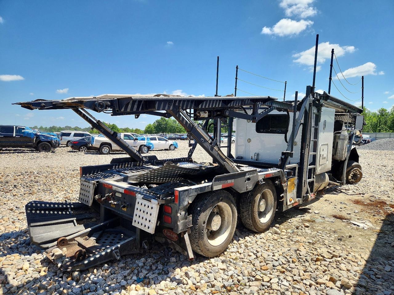 2020 PETERBILT 389