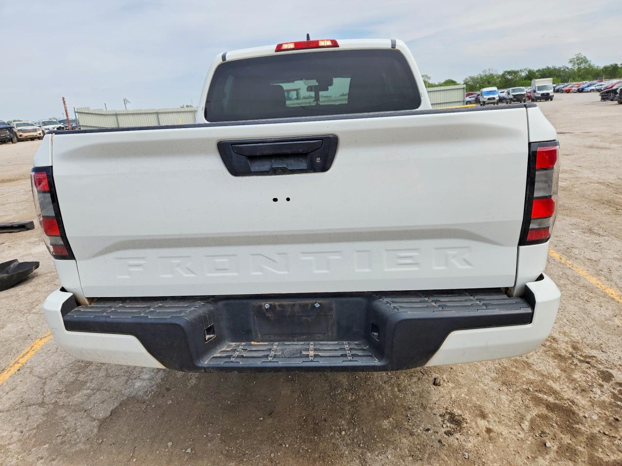 NISSAN FRONTIER 2022 — 7