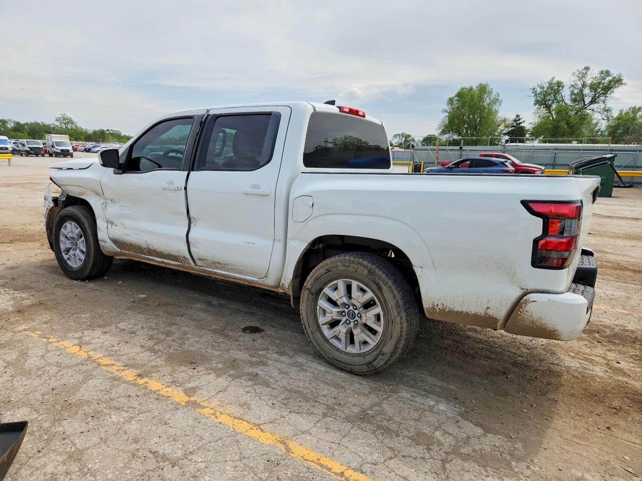 NISSAN FRONTIER 2022 — 3