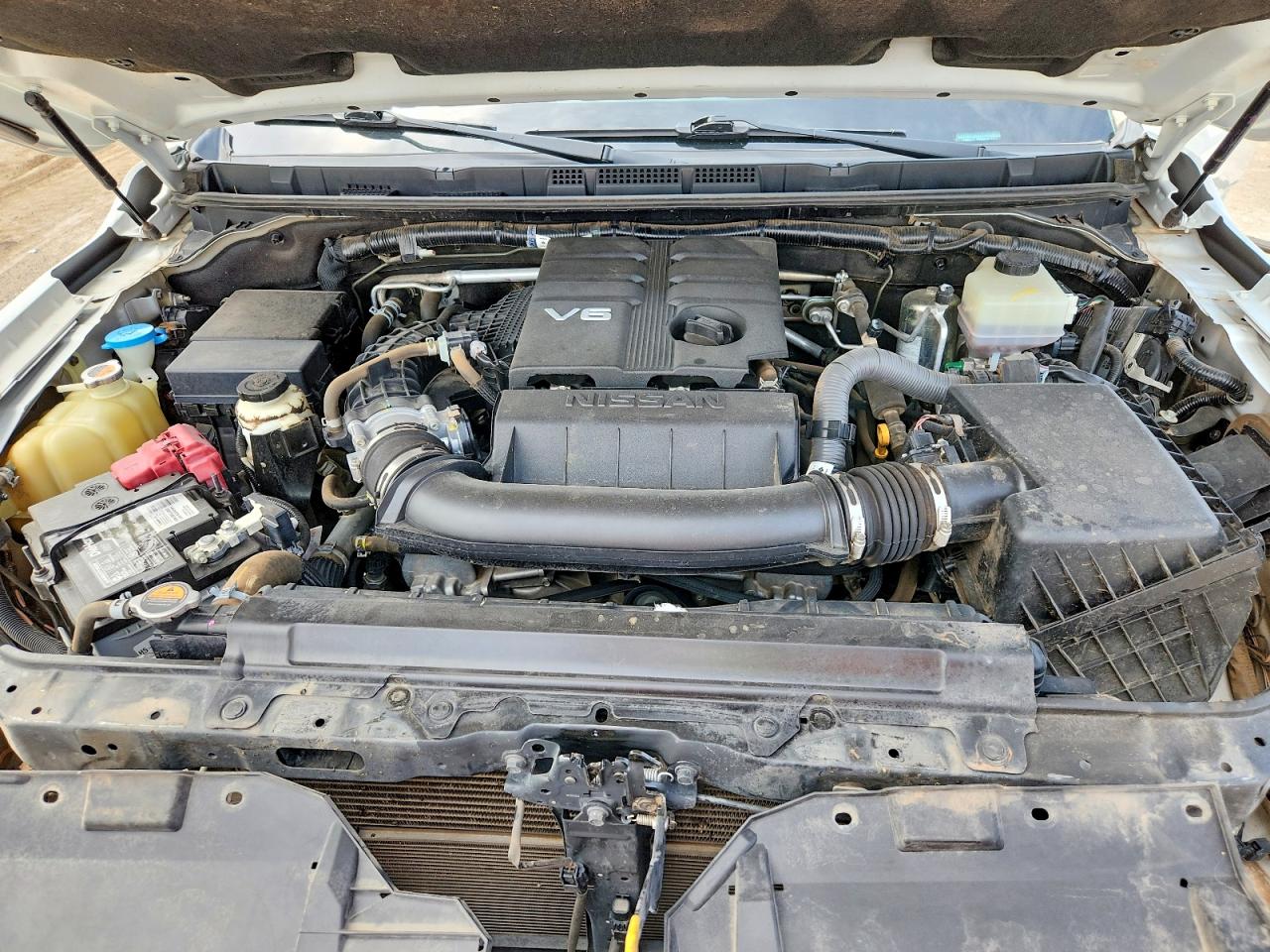 NISSAN FRONTIER 2022 — 12