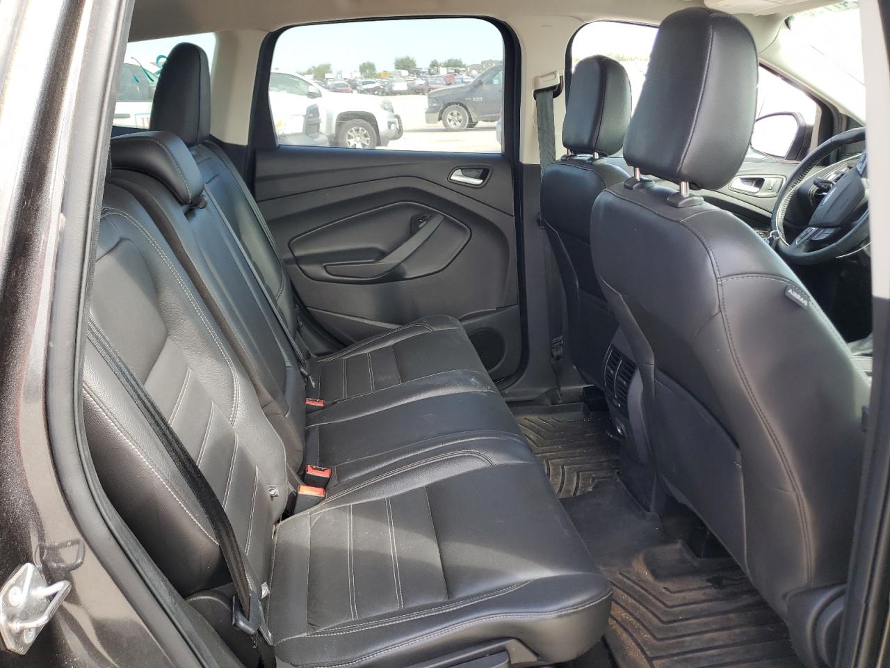 FORD ESCAPE 2018 — 12