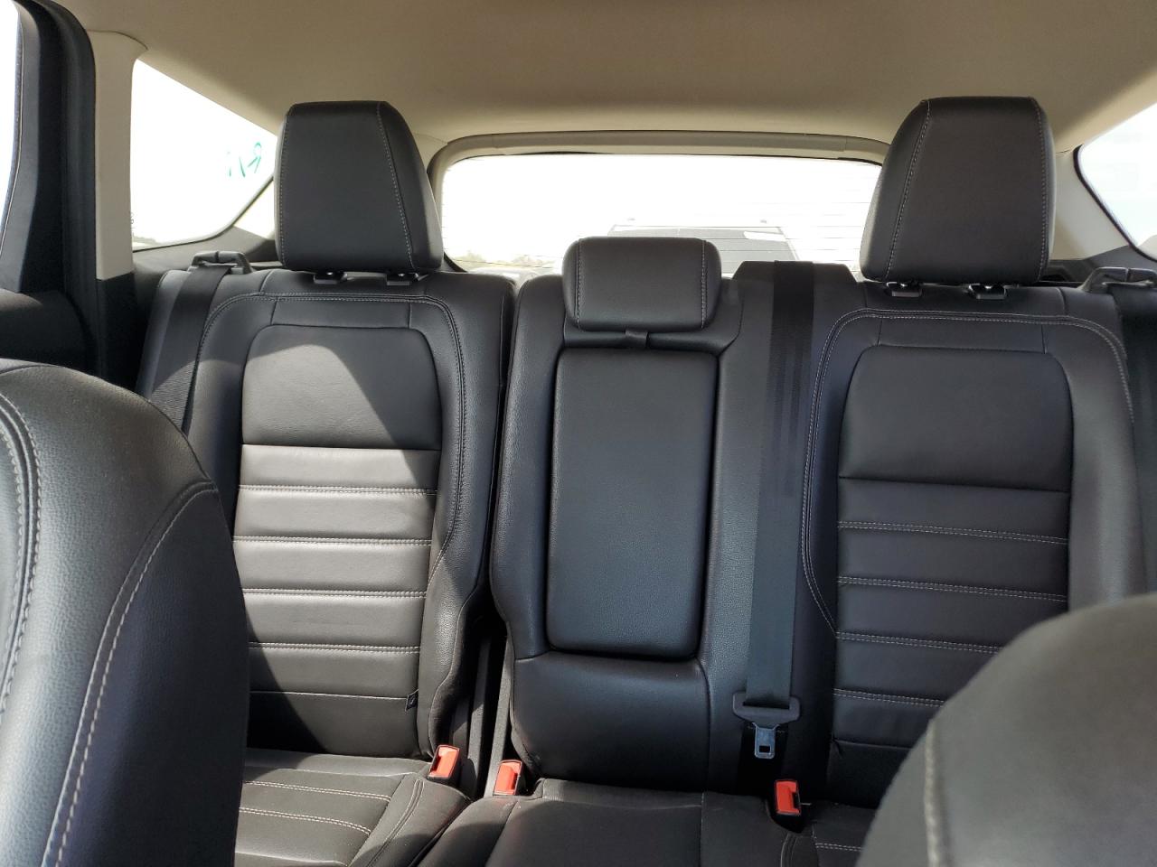 FORD ESCAPE 2018 — 11