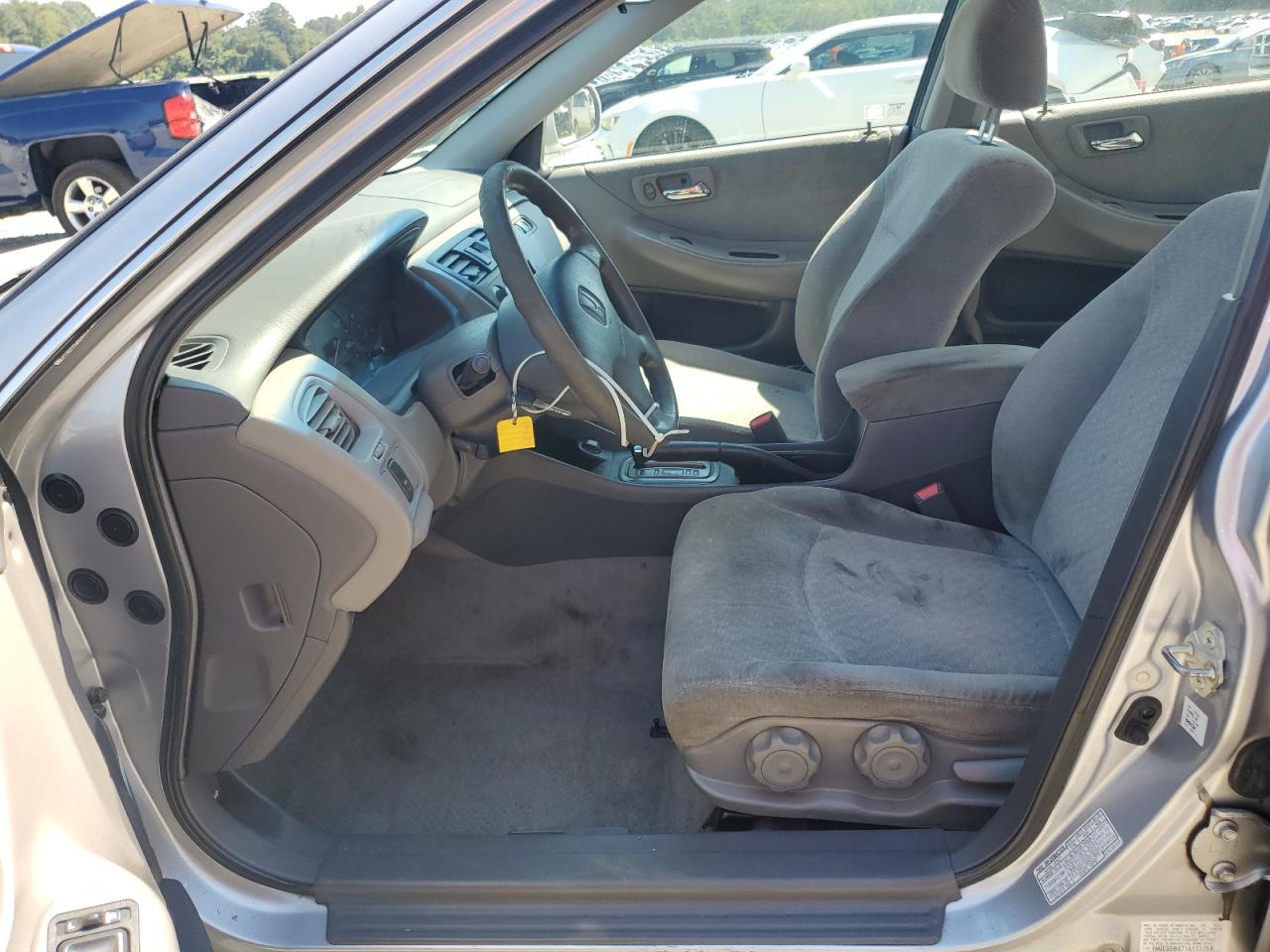 HONDA ACCORD 2001 — 8
