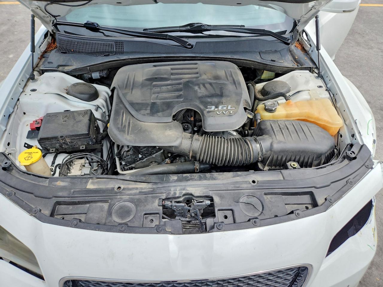 CHRYSLER 300 2020 — 12