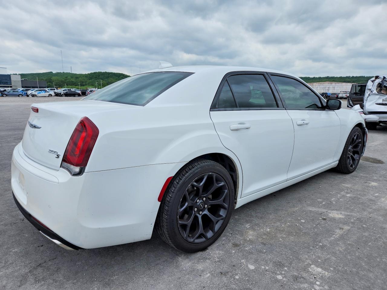 CHRYSLER 300 2020 — 4