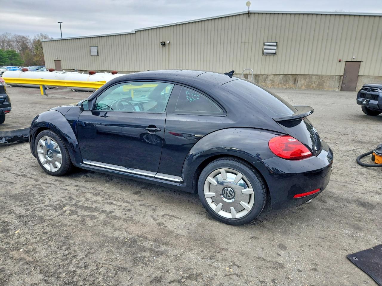 VOLKSWAGEN BEETLE 2013 — 3