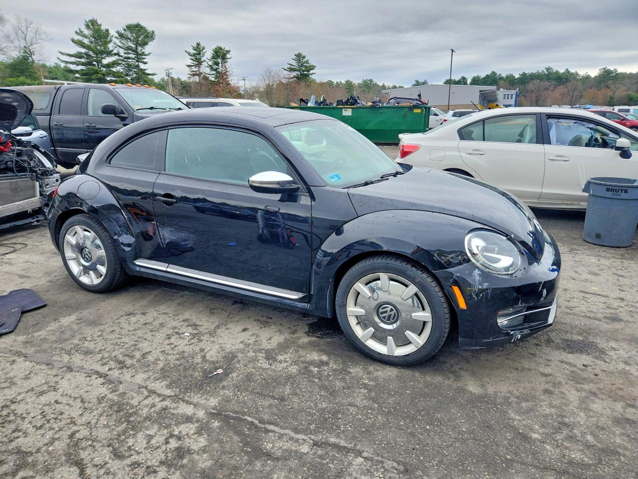 VOLKSWAGEN BEETLE 2013 — 5