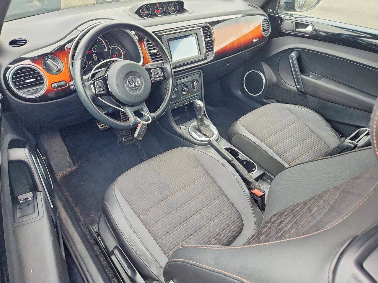 VOLKSWAGEN BEETLE 2013 — 9
