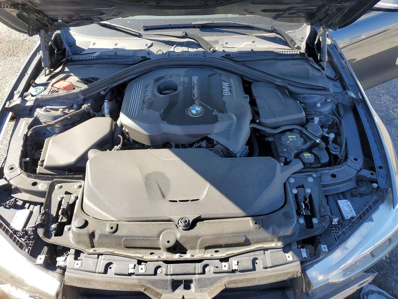 BMW 330 2018 — 12