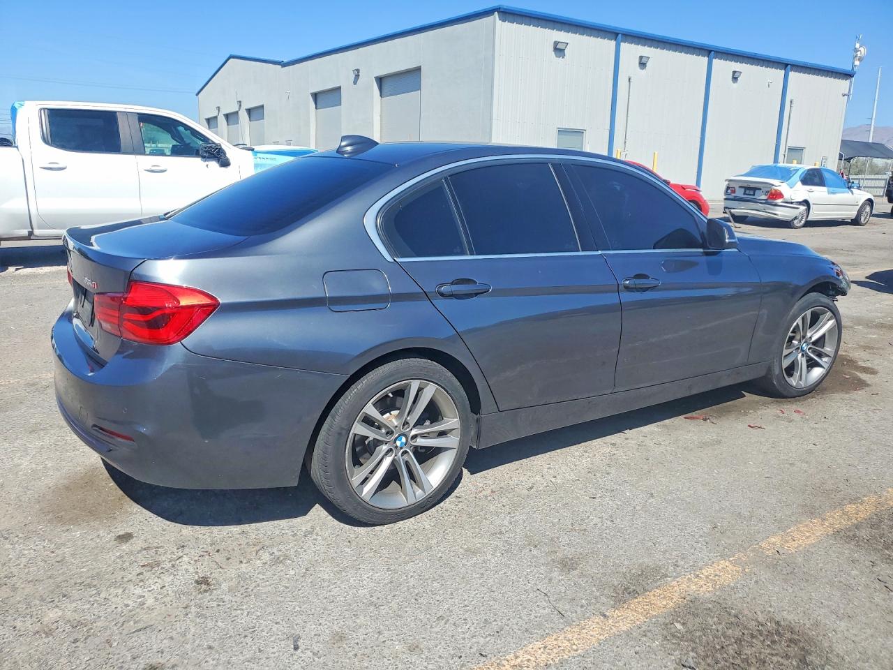 BMW 330 2018 — 4