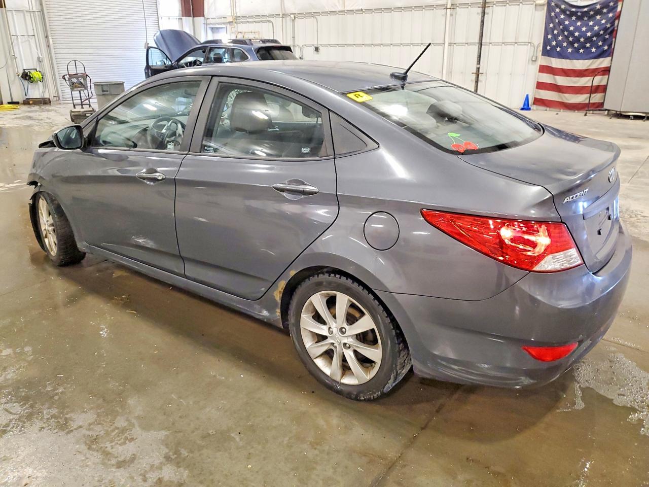 HYUNDAI ACCENT 2012 — 3