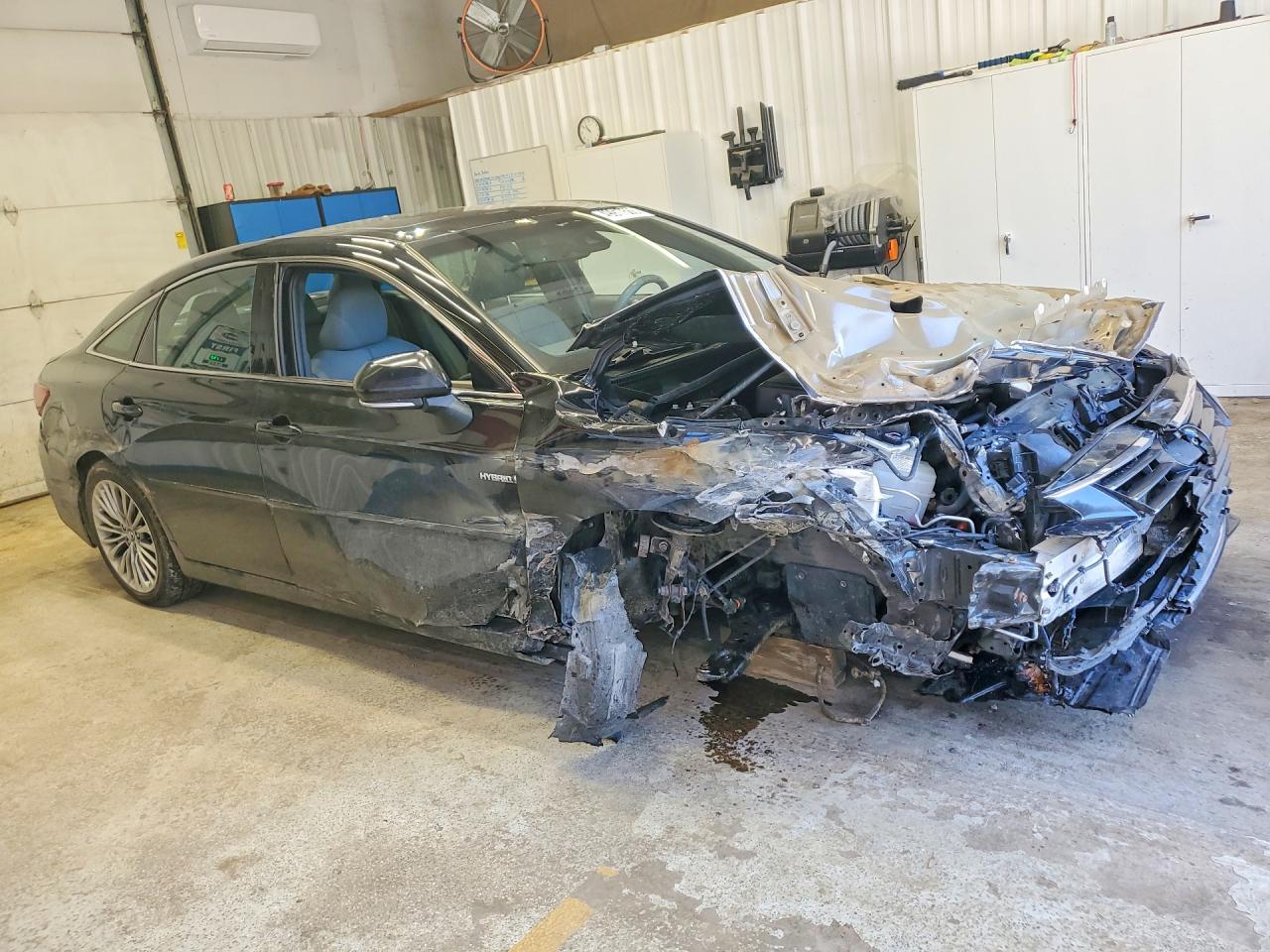 2019 TOYOTA AVALON HYBRID LIMITED