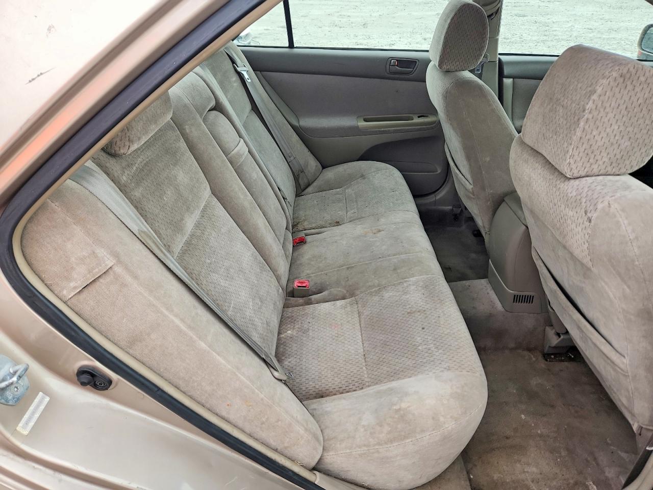 TOYOTA CAMRY 2002 — 11