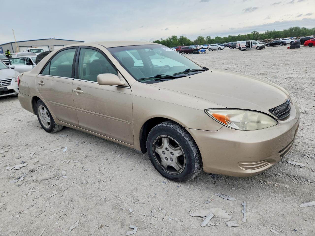 TOYOTA CAMRY 2002 — 5