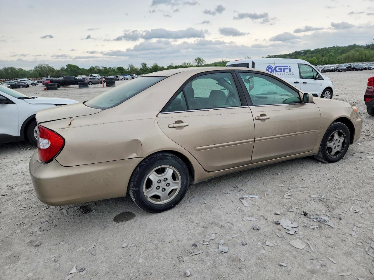 TOYOTA CAMRY 2002 — 4