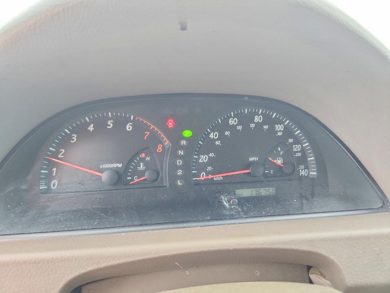 TOYOTA CAMRY 2002 — 10