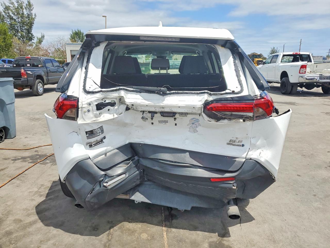 TOYOTA RAV4 HYBRID 2024 — 7