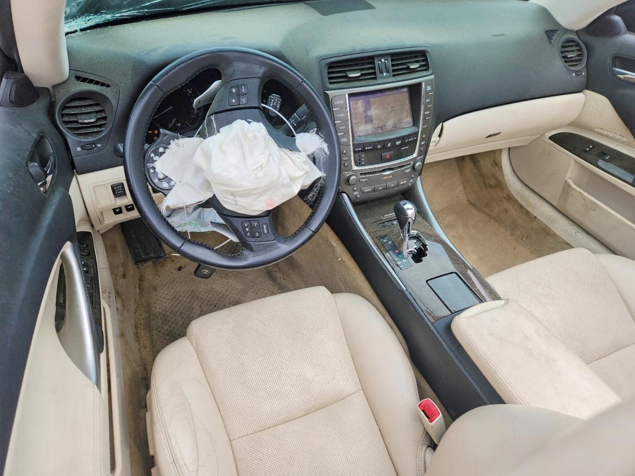 LEXUS IS 2010 — 9