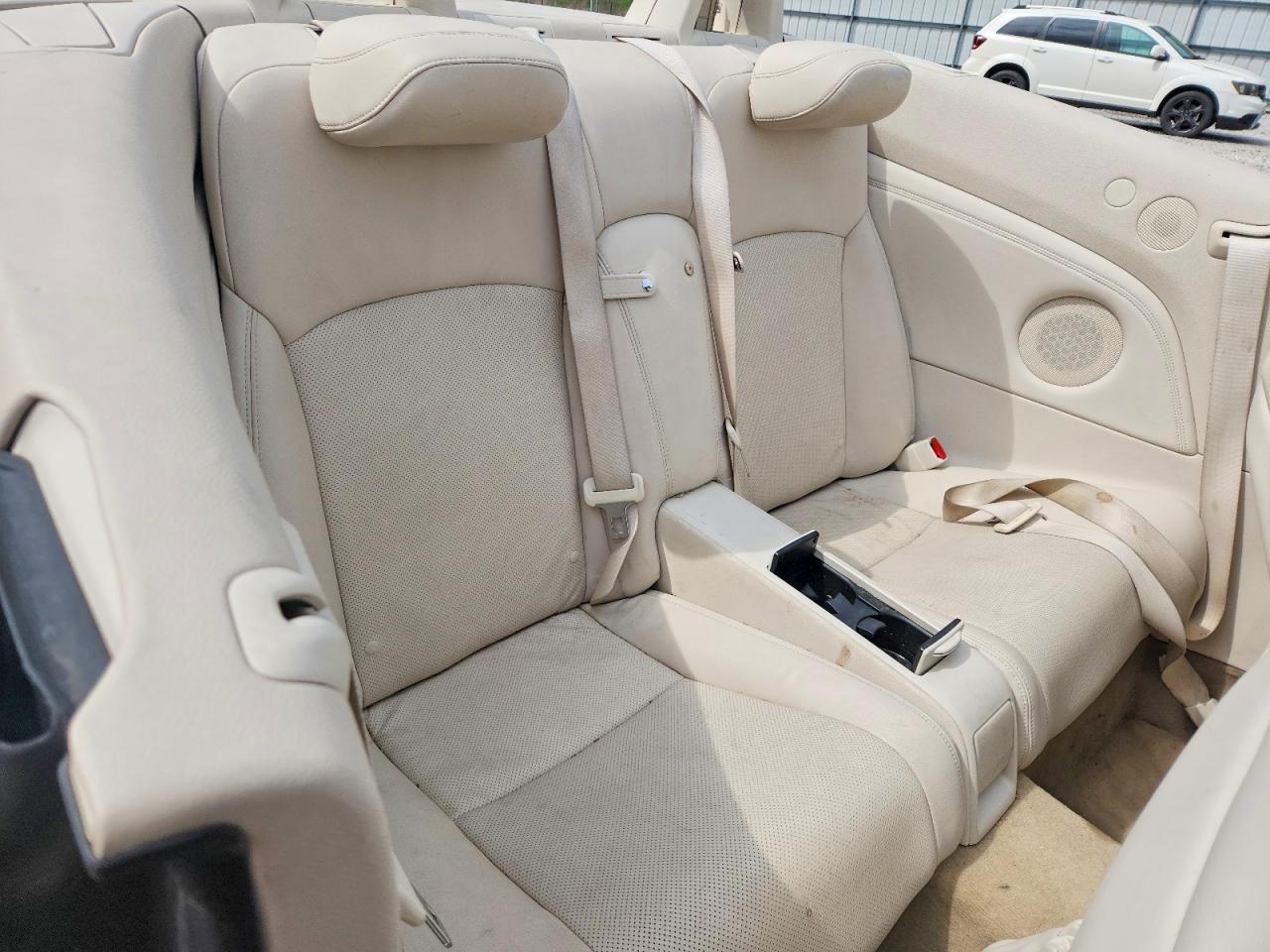 LEXUS IS 2010 — 11