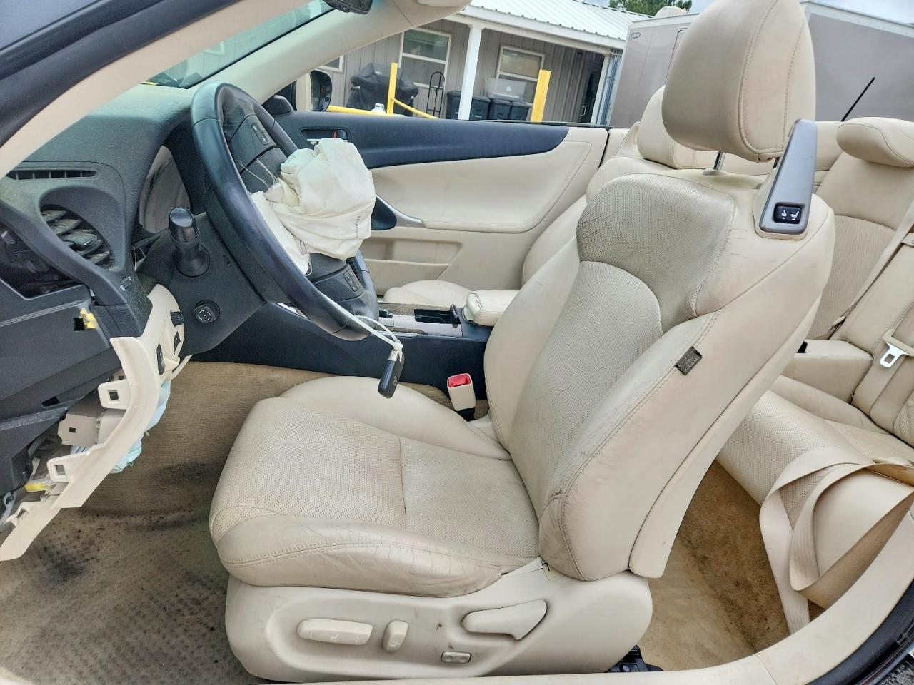 LEXUS IS 2010 — 8