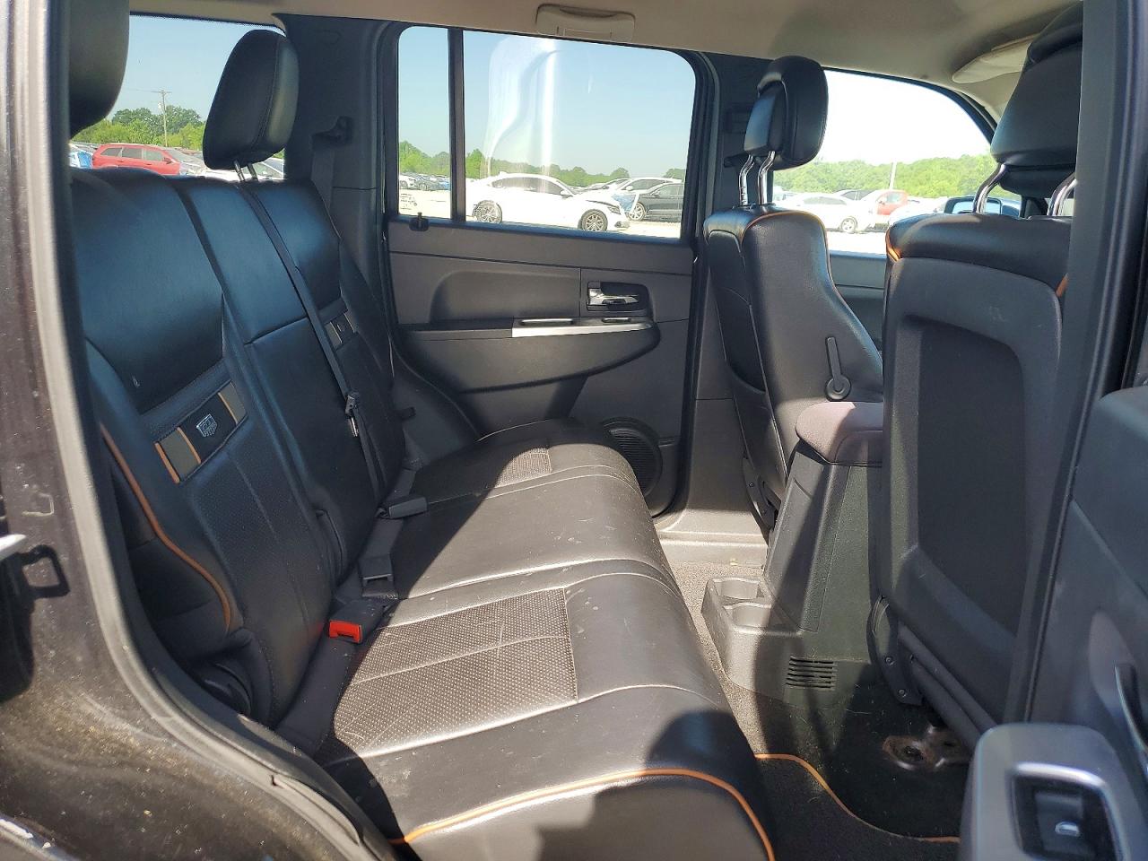 JEEP LIBERTY 2011 — 12