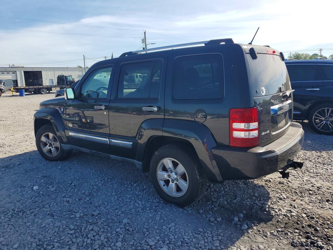 JEEP LIBERTY 2011 — 3