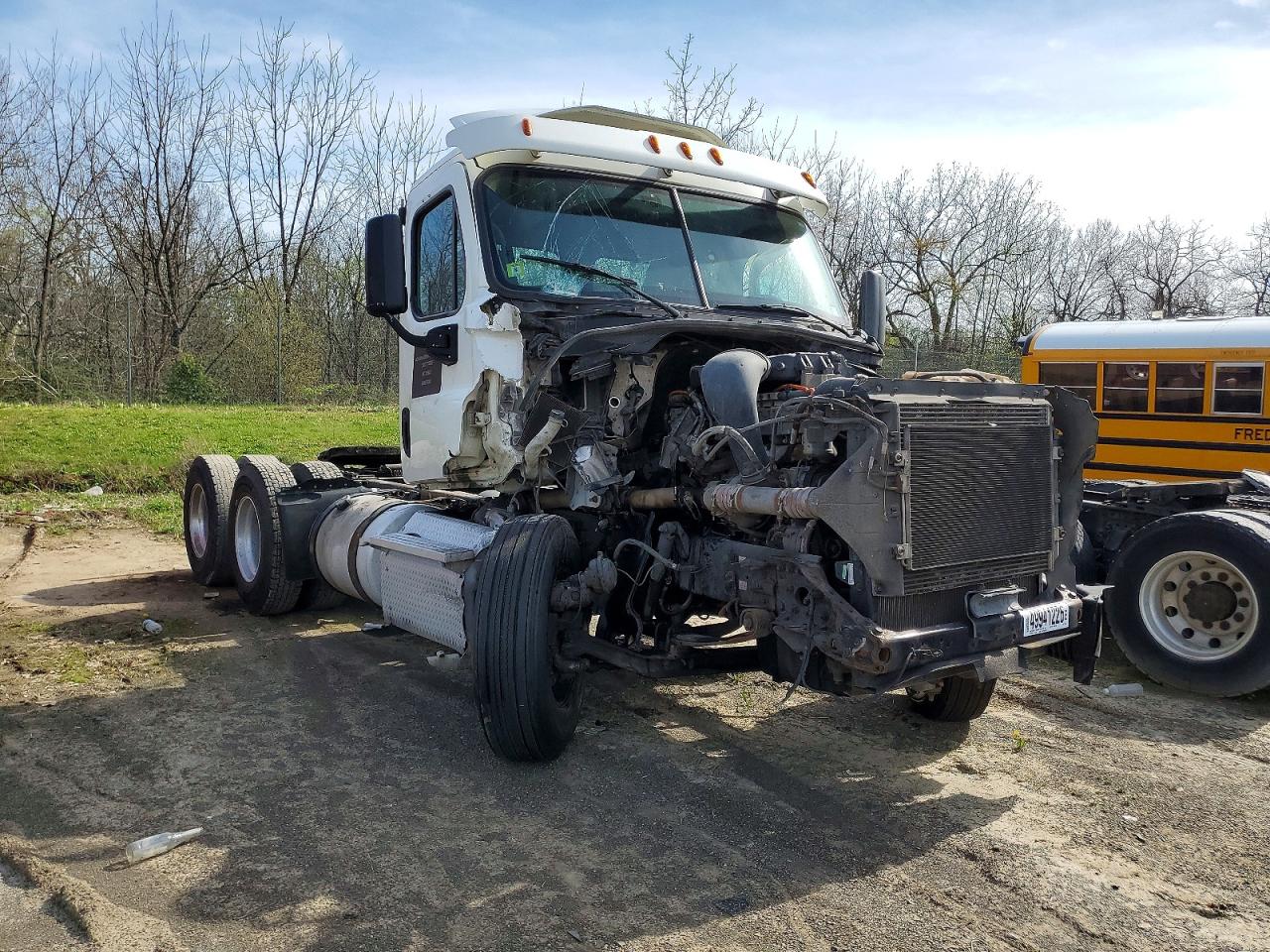 2015 FREIGLINER CASCADIA 125