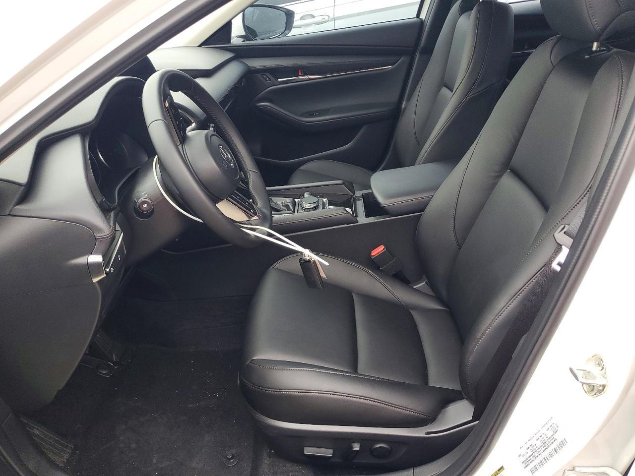 MAZDA 3 2025 — 8