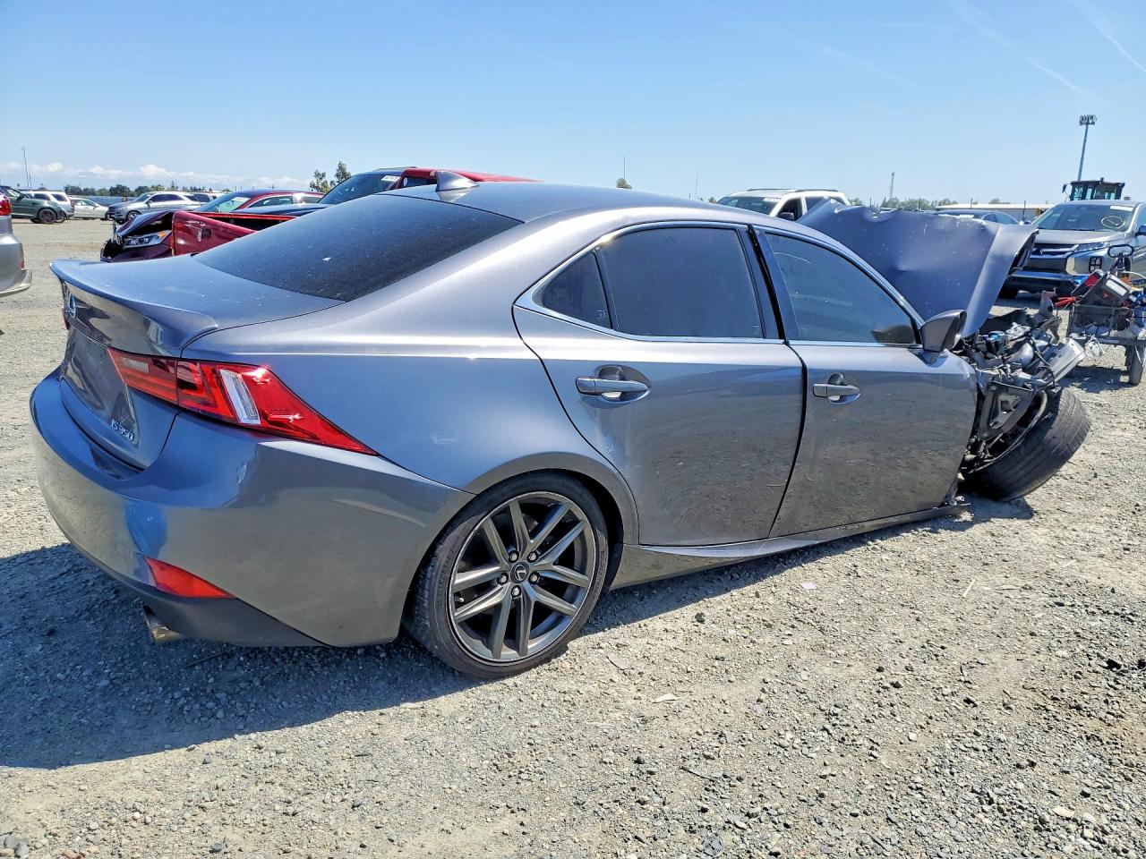 LEXUS IS 2016 — 4