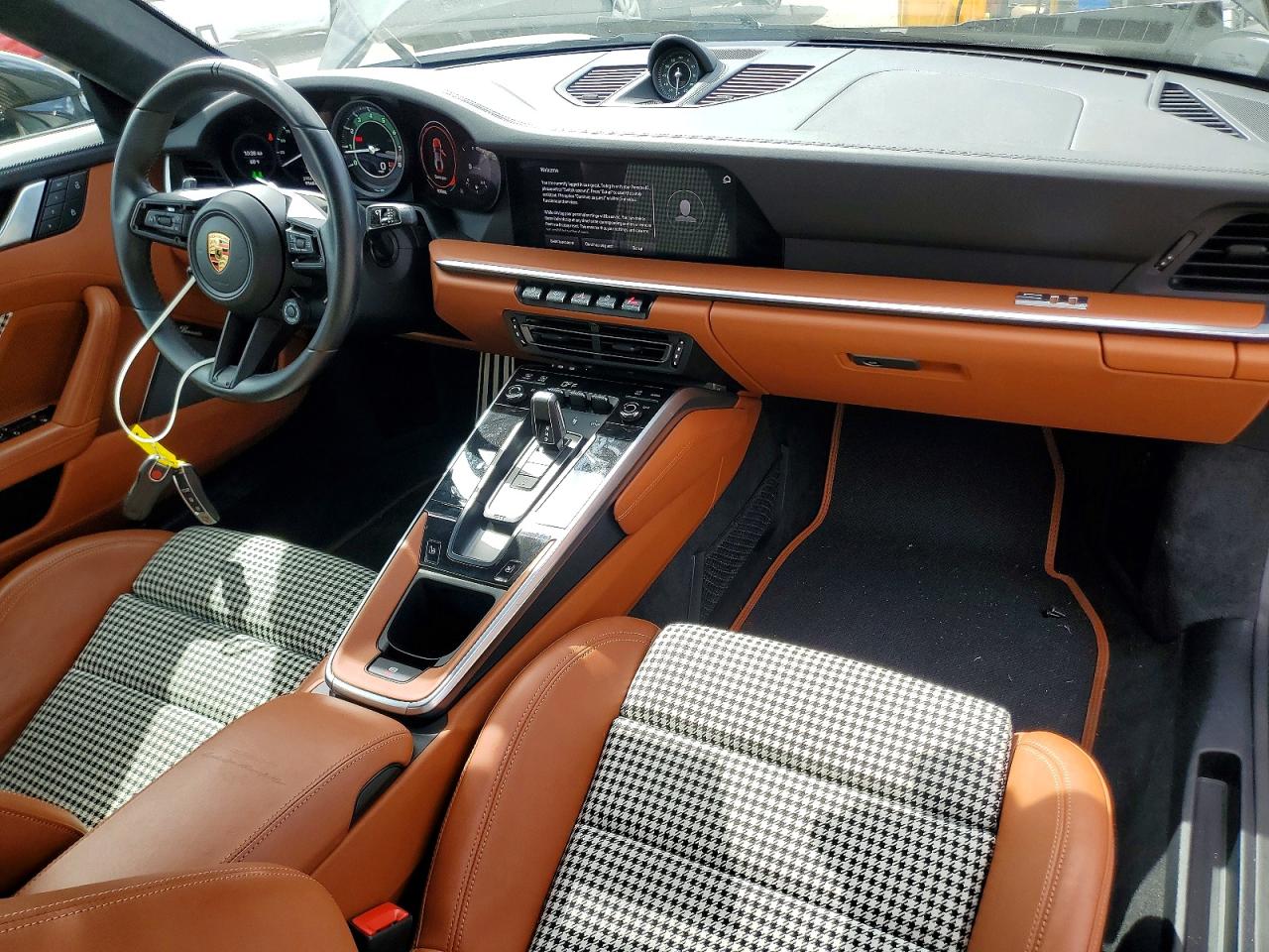 PORSCHE 911 2023 — 9