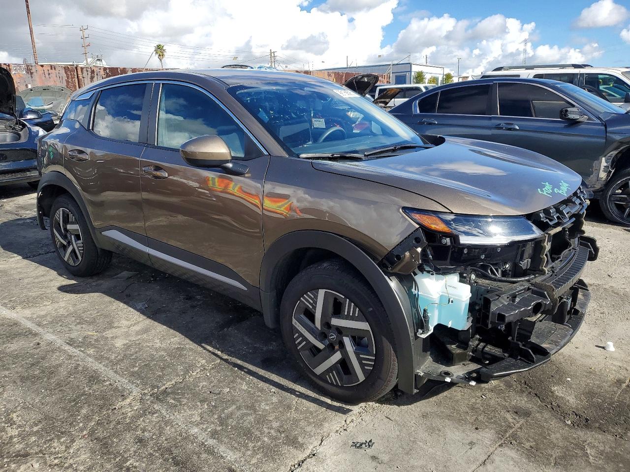 2025 NISSAN KICKS SV