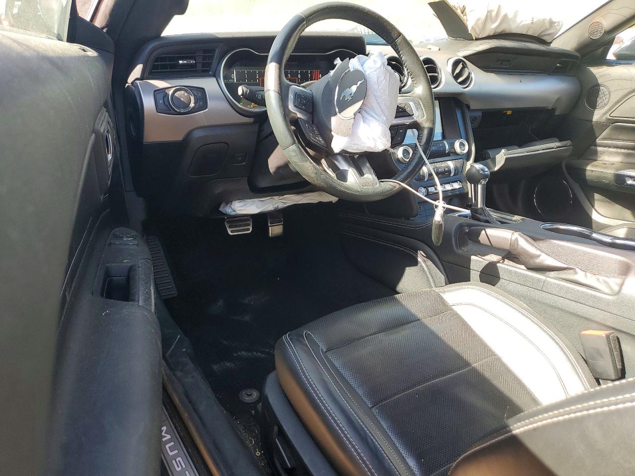 FORD MUSTANG 2023 — 9