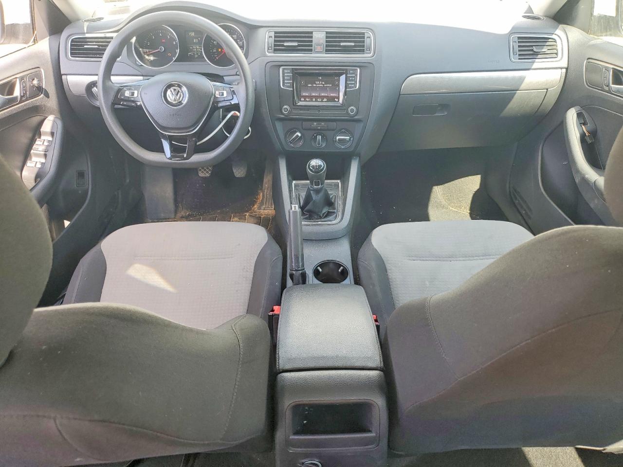 VOLKSWAGEN JETTA 2018 — 9