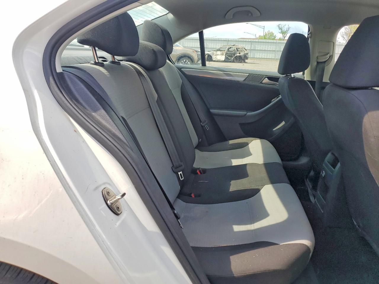 VOLKSWAGEN JETTA 2018 — 11