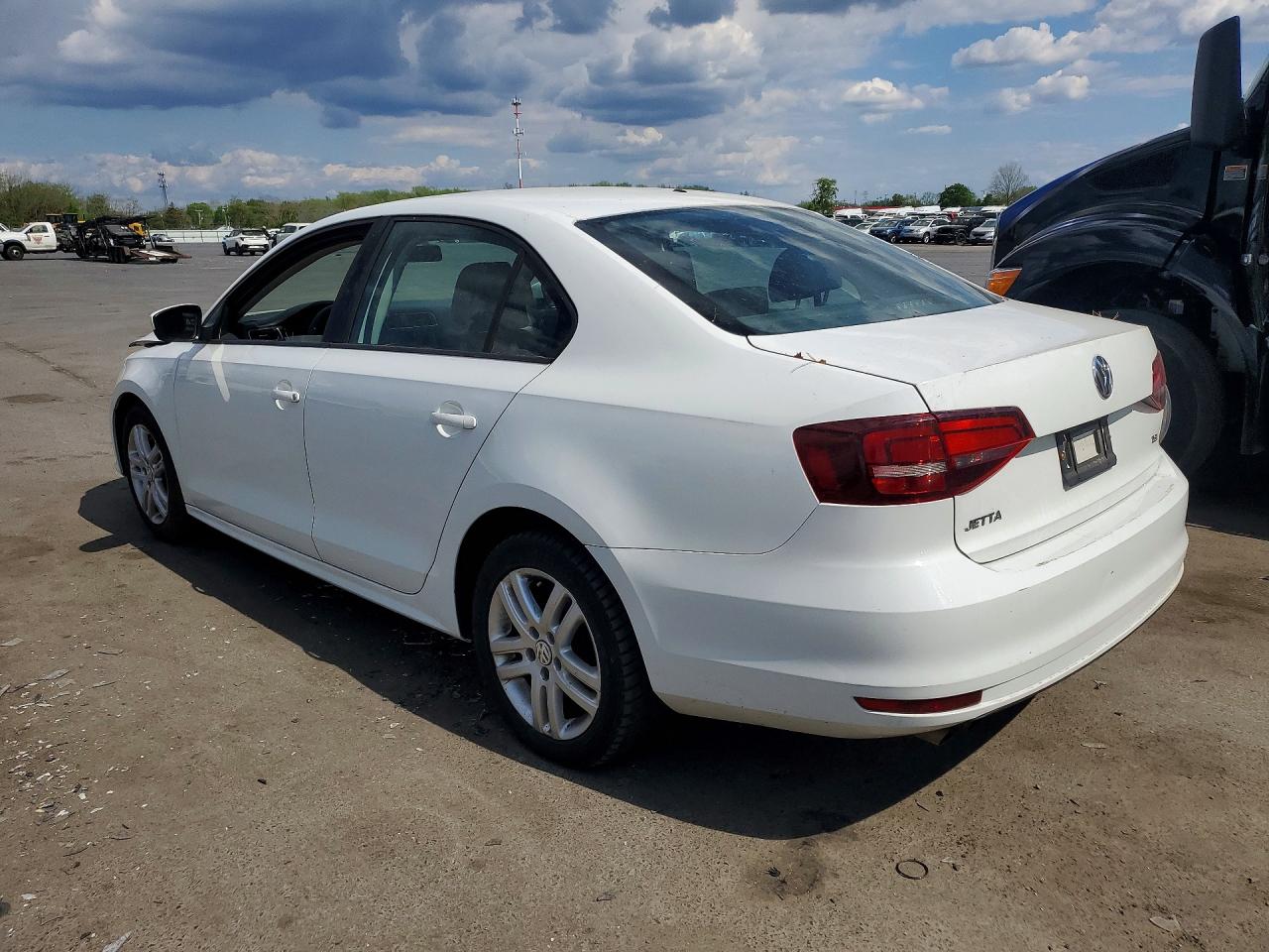 VOLKSWAGEN JETTA 2018 — 3
