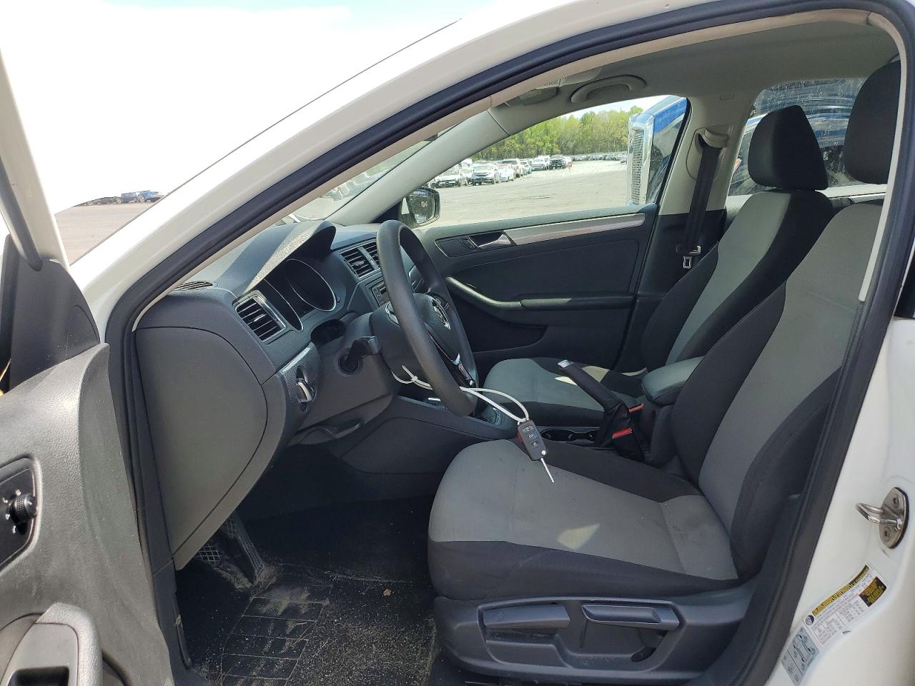 VOLKSWAGEN JETTA 2018 — 8